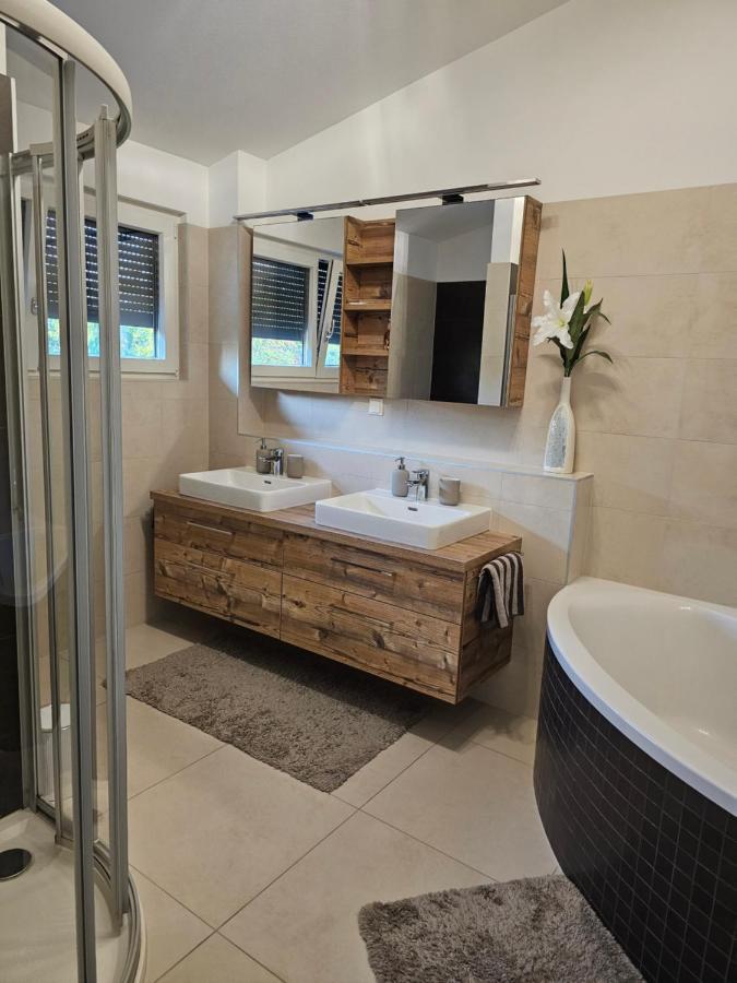 Cosy & Elegant Cityhouse With Garden Bécs Kültér fotó
